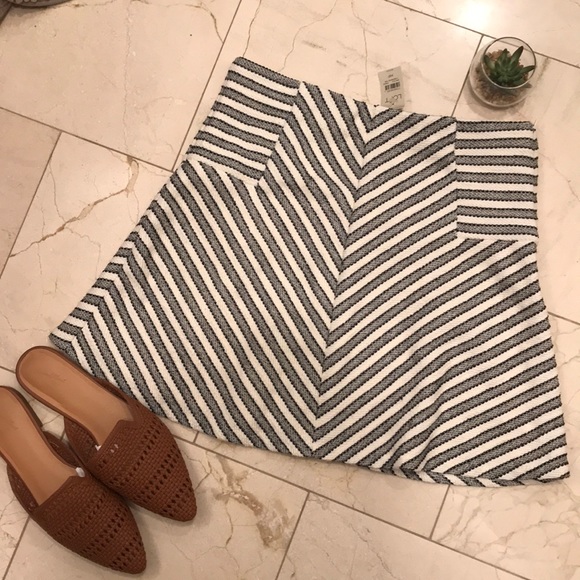 Ann Taylor LOFT TEXTURED SKIRT - Picture 1 of 5